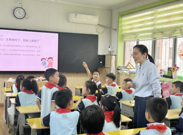从游戏到感悟：泰安八十八医院心理科专家为小学生开启生命教育之旅