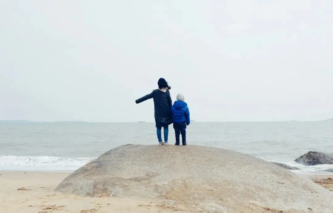 过度牺牲的妈妈，是一个家庭的灾难!